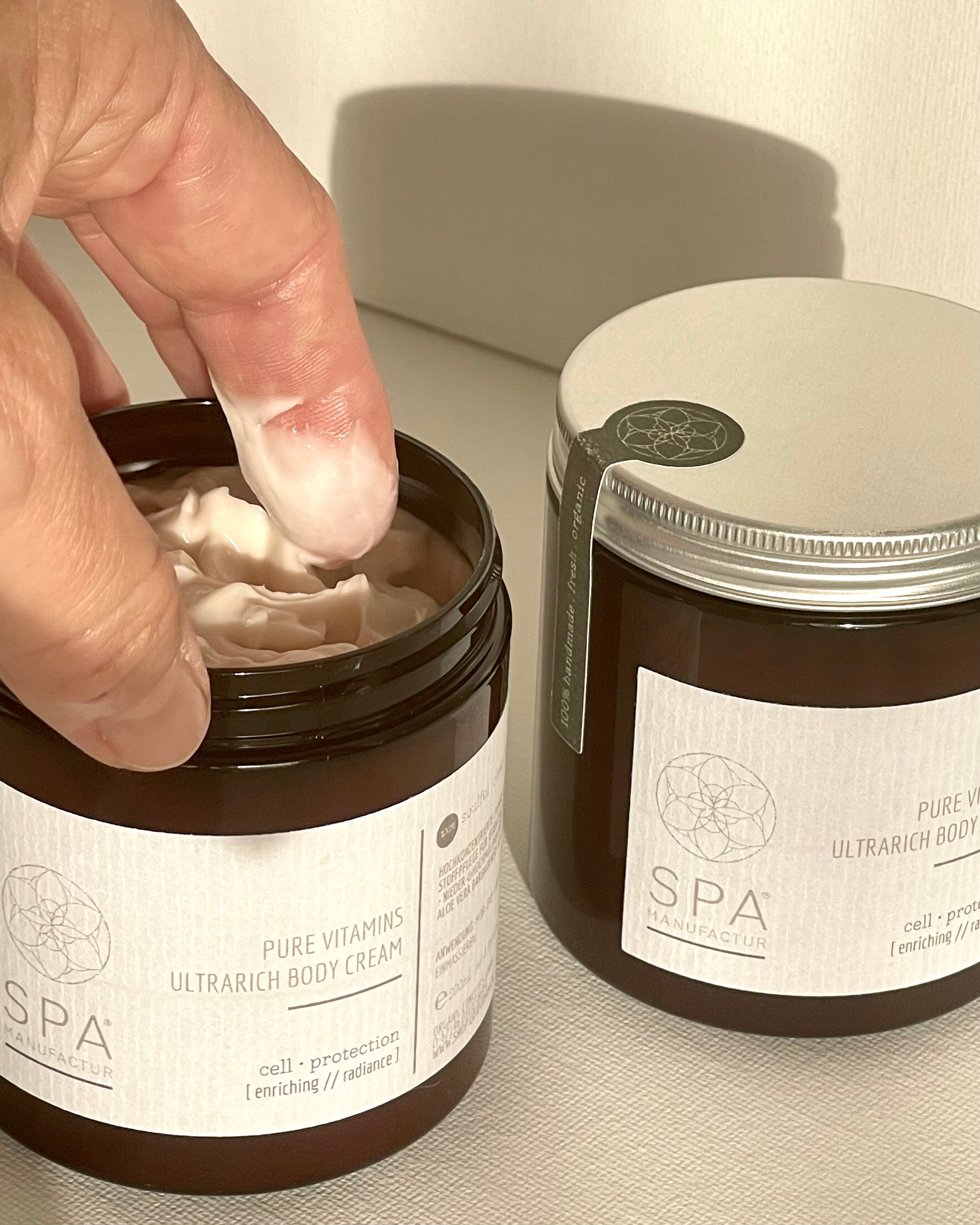 SPA MANUFACTUR ULTRARICH BODY CREAM mit Inhaltsstoff-Visualisierung
