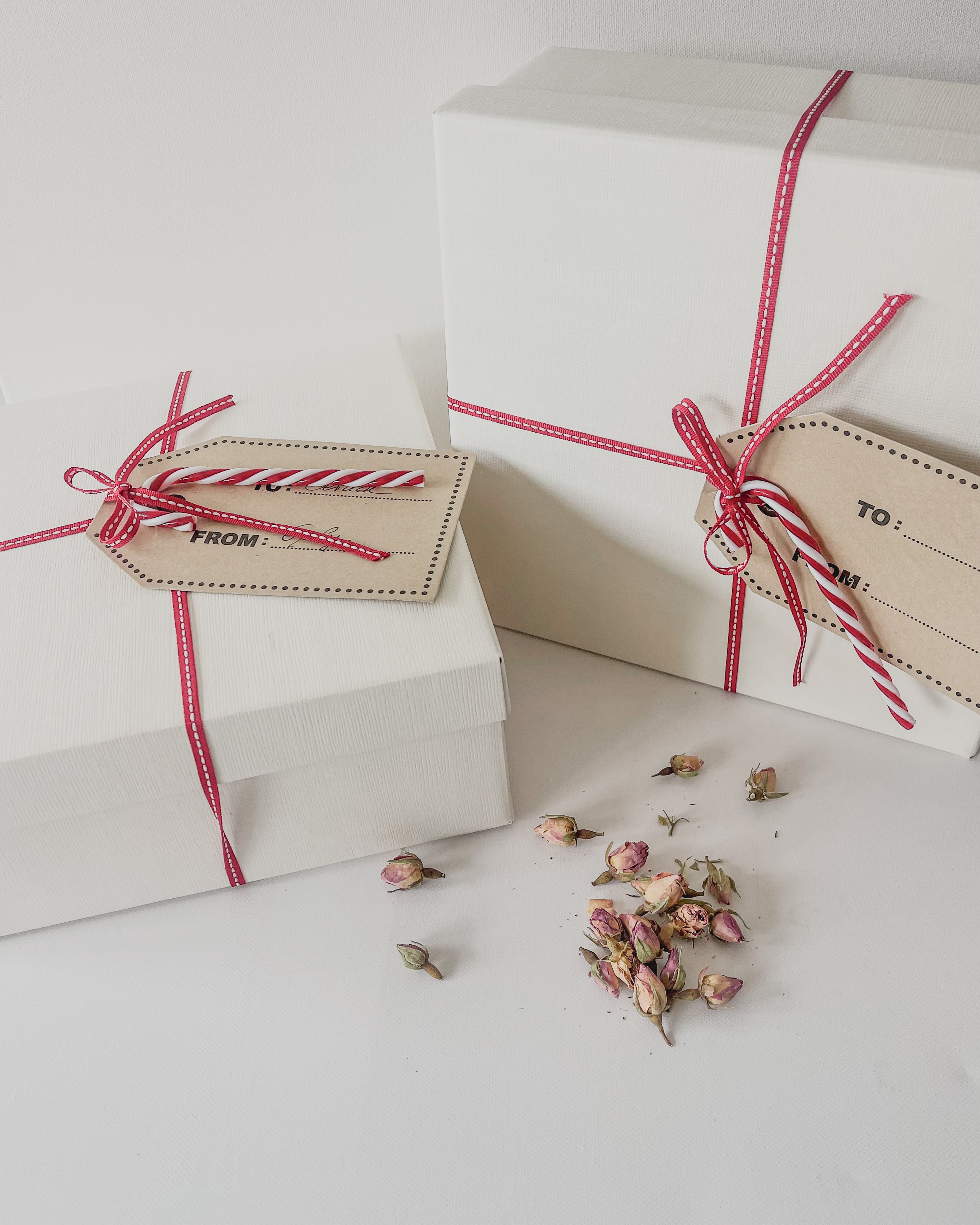 Premium Geschenkverpackung mit Rosenknospen