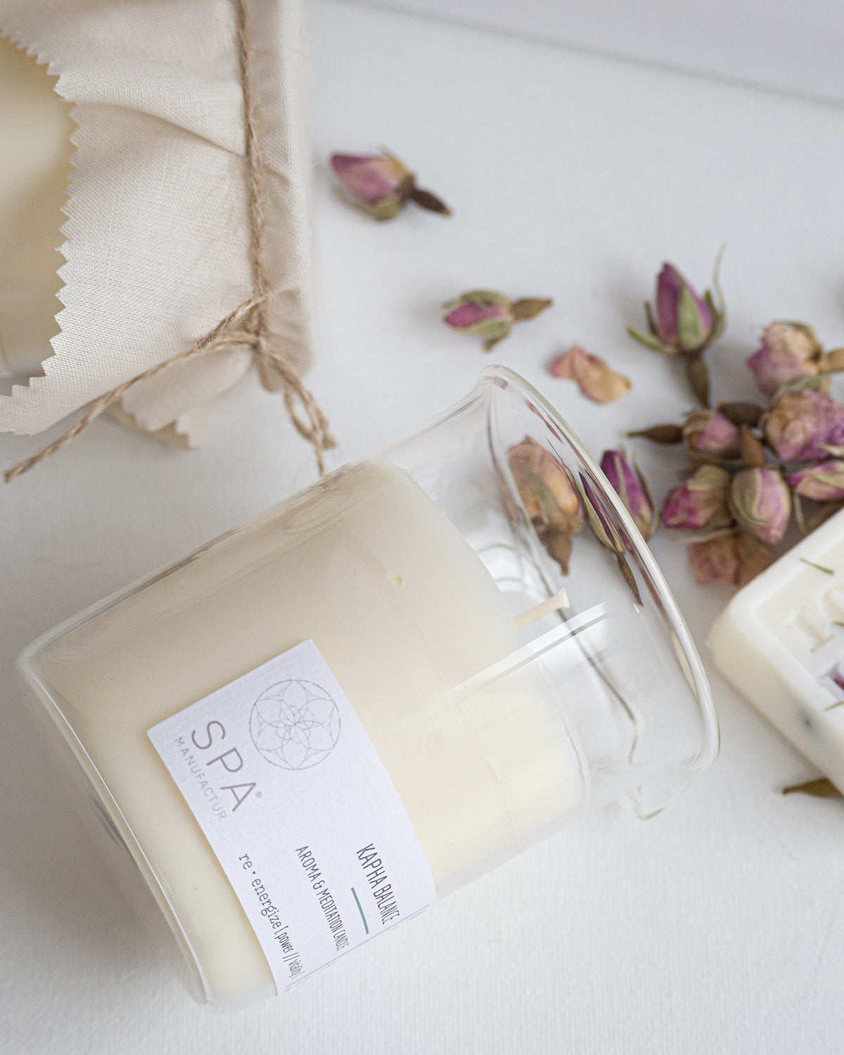 SPA MANUFACTUR® Aroma & Meditation Candle KAPHA BALANCE I handgegossene Duftkerze mit naturreinen ätherischen Ölen